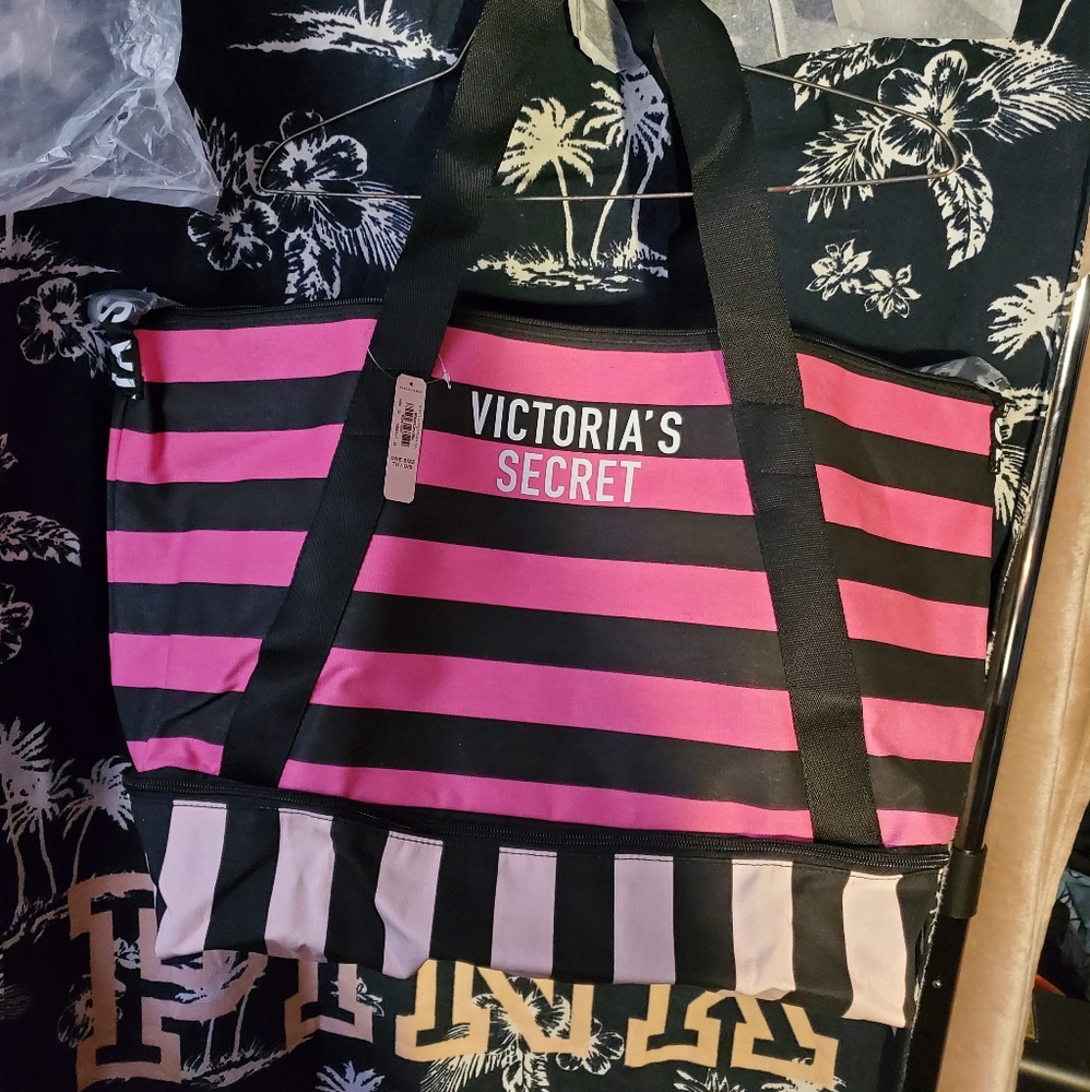 Victoria's Secret Weekend Travel Bag - Picture 14 of 16